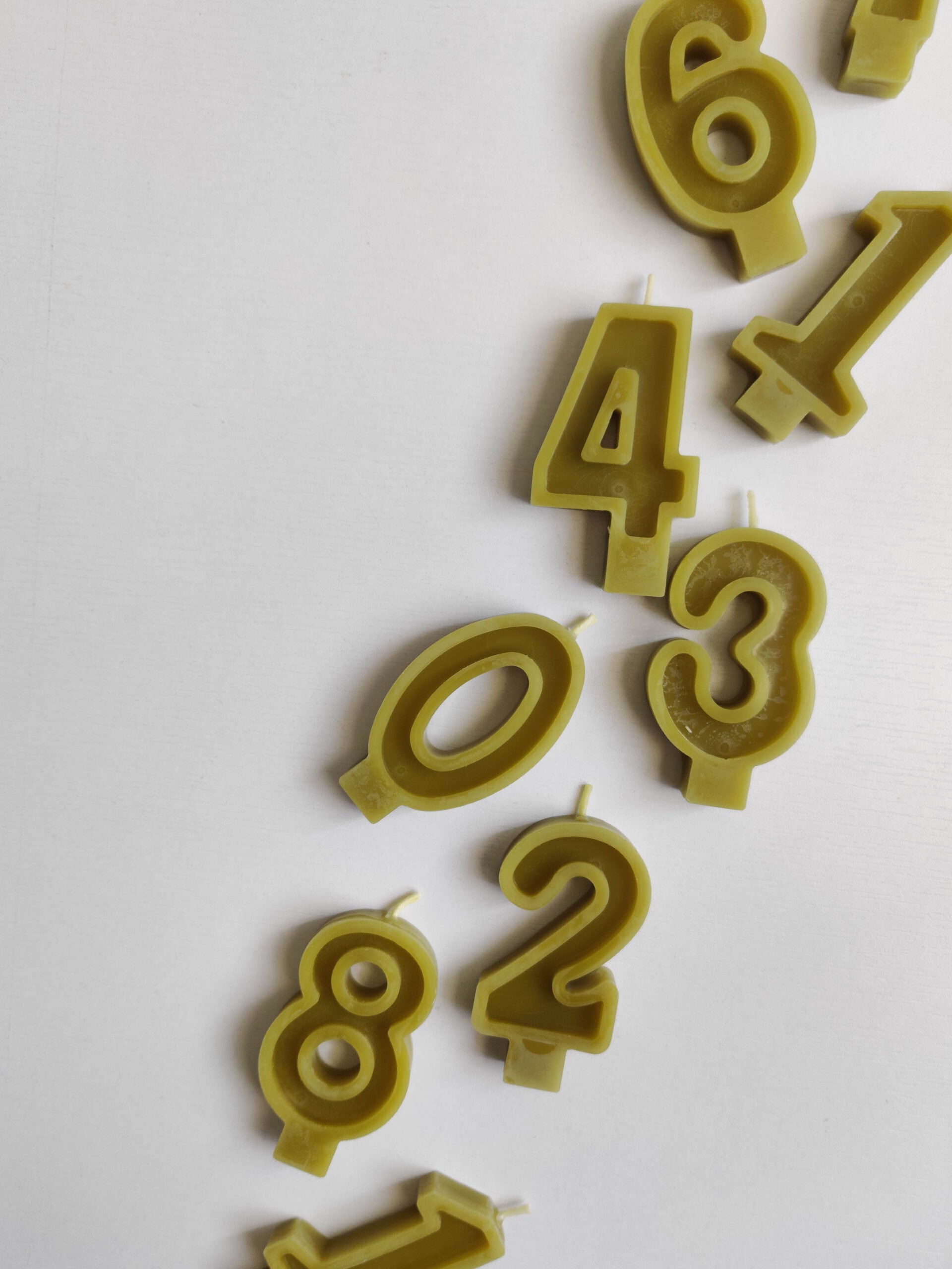 Beeswax Number Candles | Set of 10 Pieces 0-9