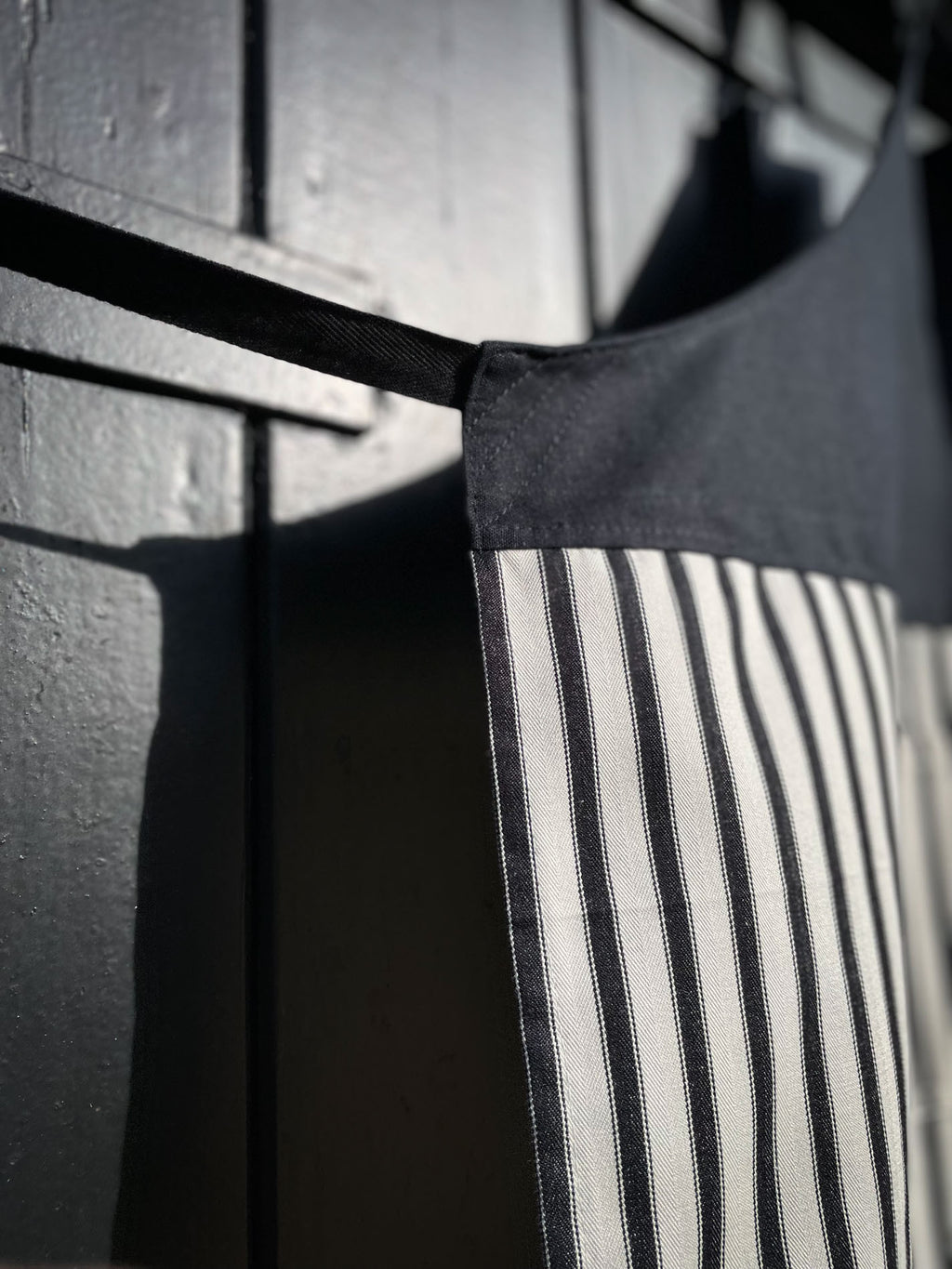COUNTRY KITCHEN - Black