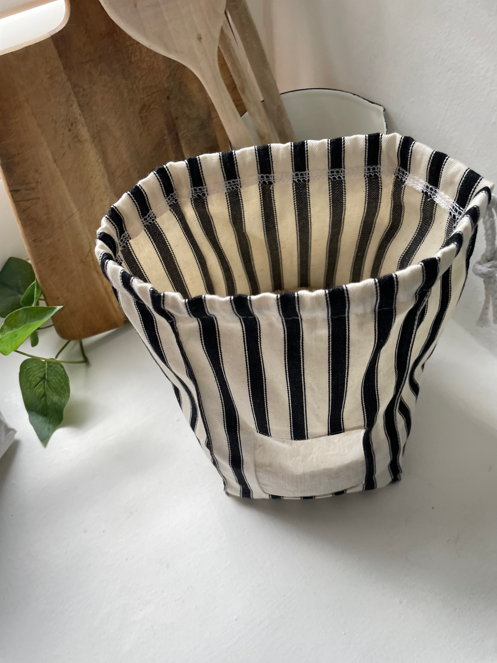 LINEN FOOD SACK - Black & Cream