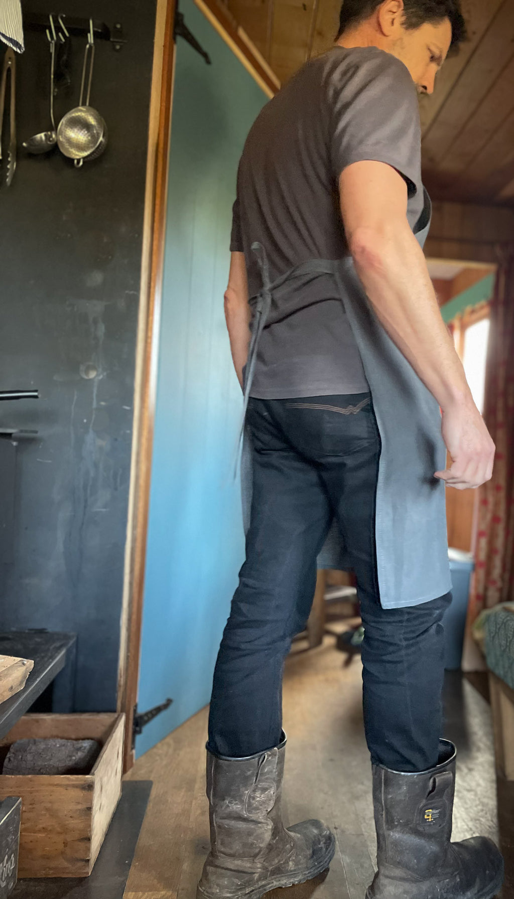 RUSTIC APRON - Charcoal